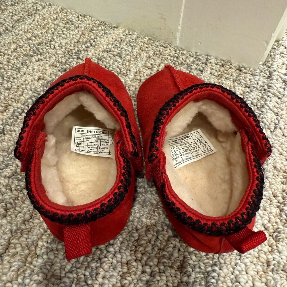 UGG Red Kids Boots - Picture 5 of 8